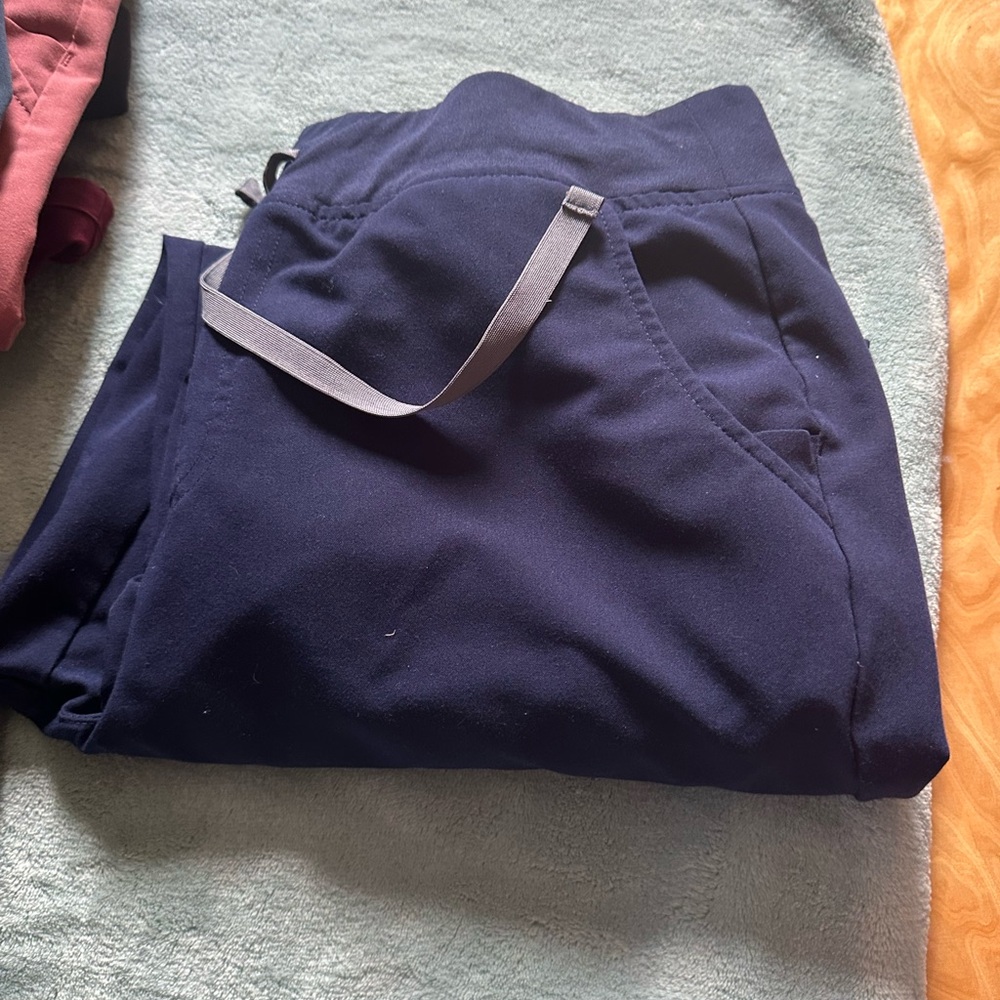 Figs scrubs
